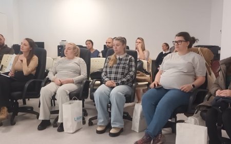 ÎNTÂLNIRE CU VIITOARELE MĂMICI LA MATERNITATEA BEGA