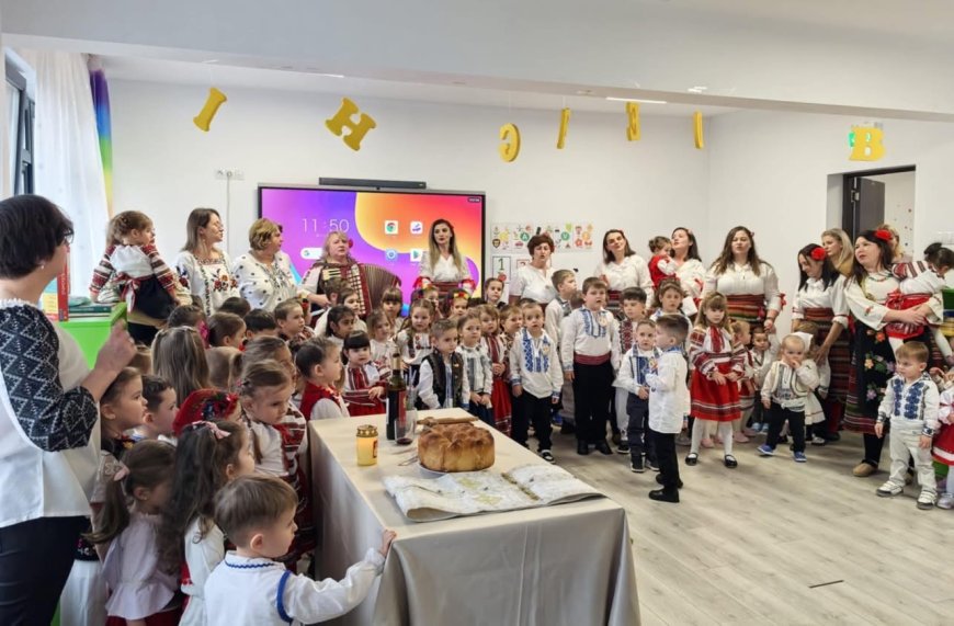 Copiii din Moldova Nouă au sărbătorit cu emoție Ziua Națională