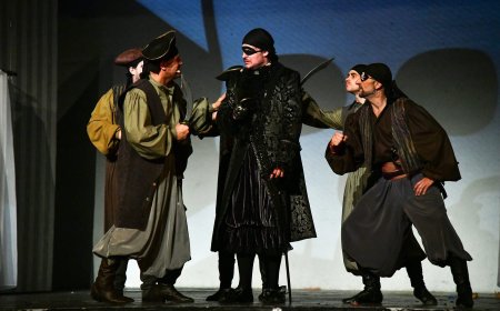 PETER PAN REVINE ÎN ȚARA DE NICĂIERI CU O NOUĂ AVENTURĂ PLINĂ DE MAGIE ȘI ENERGIE PE SCENĂ