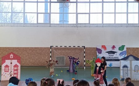 Teatrul Merlin, în deplasare la Școala „Iosif Ciorogariu” din Chișoda
