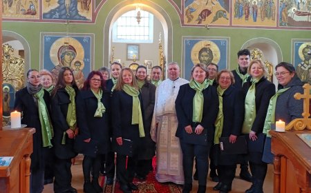 COLINDELE AU RĂSUNAT SUBLIM LA BISERICA GRECO-CATOLICĂ DIN SÂNNICOLAU MARE