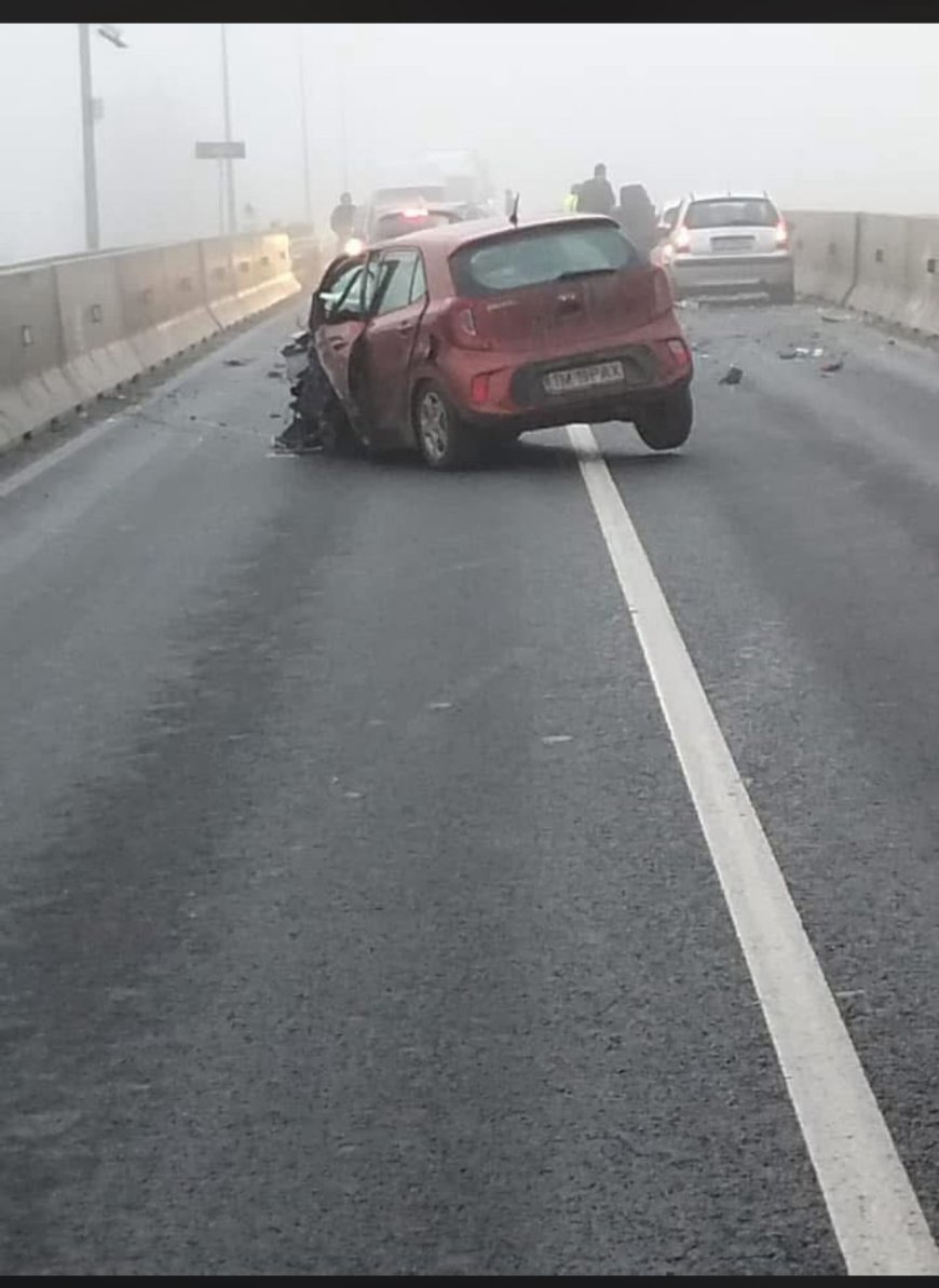 A IEȘIT DE PE BANDĂ ȘI S-A IZBIT DE ALT AUTOTURISM