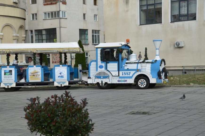 CĂSUȚA LUI MOȘ CRĂCIUN ÎN CARANSEBEȘ, PLINĂ DE COPII
