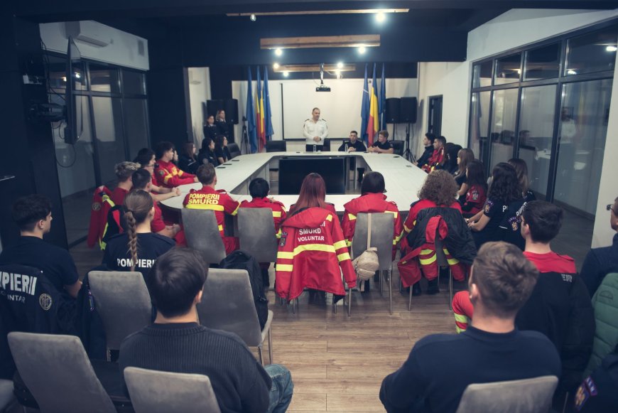 ISU TIMIȘ MARCHEAZĂ ZIUA VOLUNTARILOR