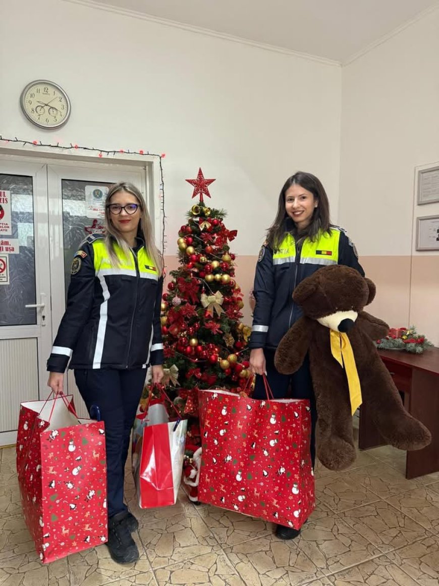 POLIȚIȘTII DIN BĂILE HERCULANE ADUC ZÂMBETE COPIILOR