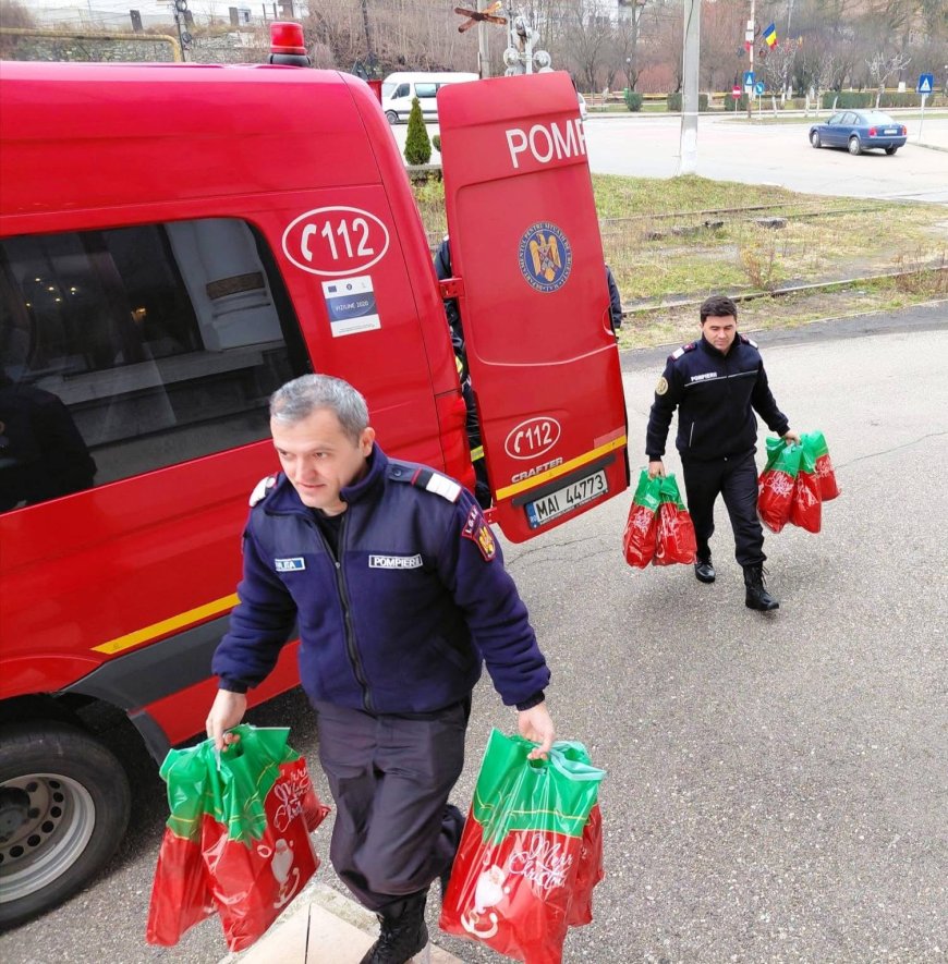 Salvatorii aduc bucurie copiilor din Lupeni
