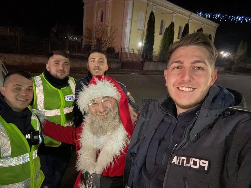MOȘ CRĂCIUN, OPRIT ÎN TRAFIC LA ORAVIȚA