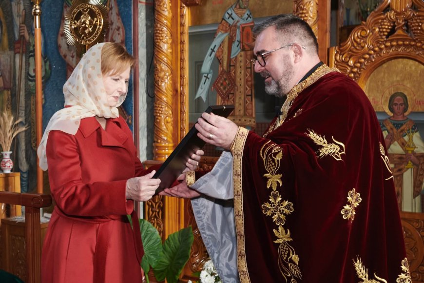 FAMILIA REGALĂ A ROMÂNIEI, LA BISERICA ORTODOXĂ DIN SĂVÂRȘIN