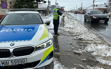 COPIL DE 10 ANI ȘI TATĂL SĂU, LOVIȚI DE O MAȘINĂ PE TRECEREA DE PIETONI