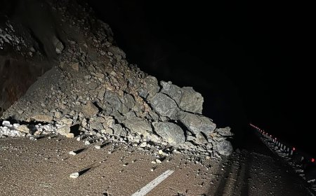 ATENȚIE! CIRCULAȚIE ÎNGREUNATĂ! PIETRE CĂZUTE PE CAROSABIL