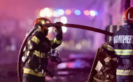 INCENDIU LA O LOCUINȚĂ DIN CENEI: DOUĂ PERSOANE TRANSPORTATE LA SPITAL