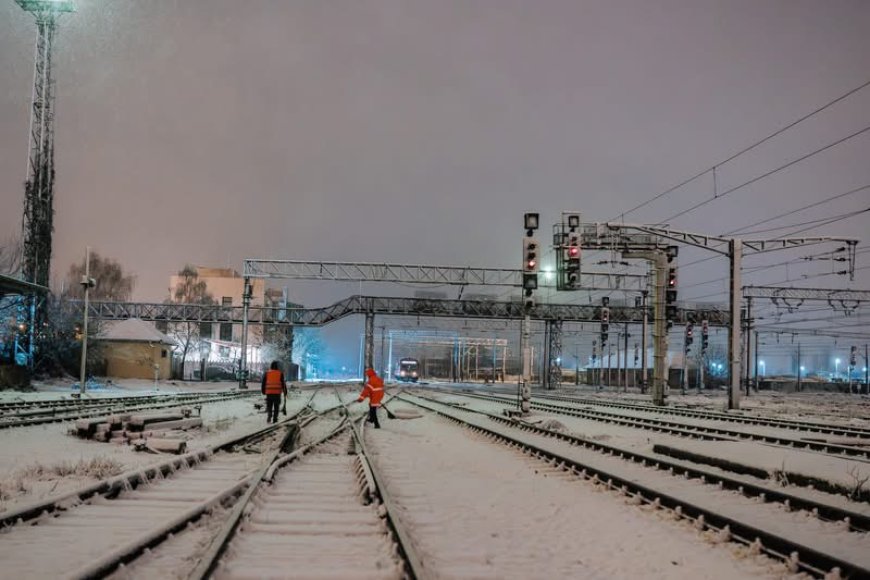 INTERVENȚII CFR ÎN VESTUL ȚĂRII, PE FONDUL AVERTIZĂRILOR METEO