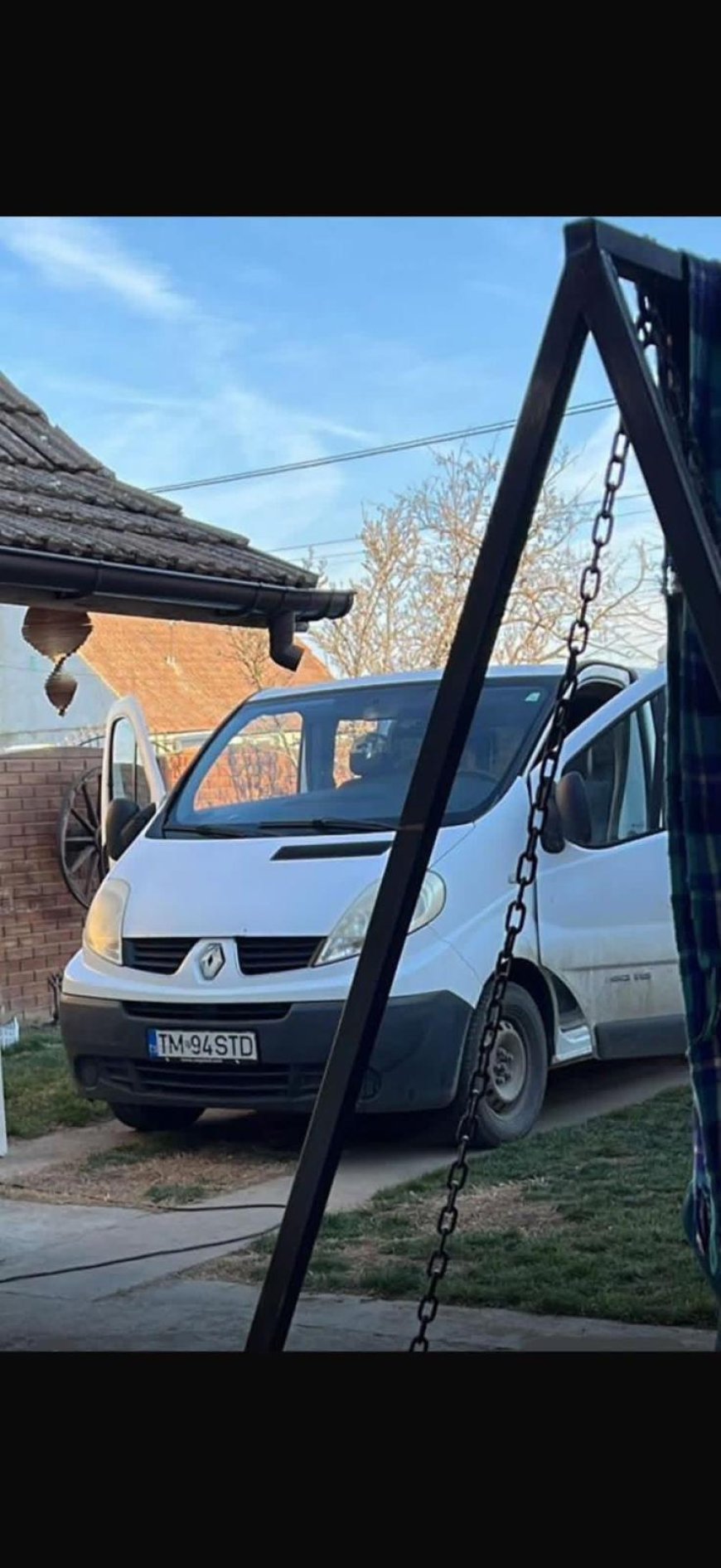 AUTOTURISM FURAT DIN TIMIȘ, GĂSIT LA BOZOVICI