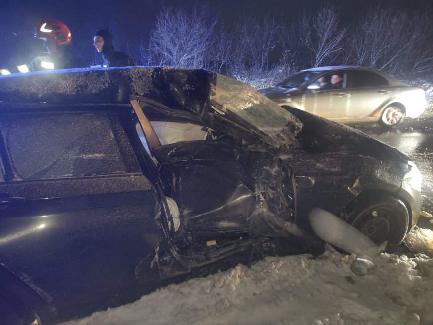 ACCIDENT GRAV ÎN TIMIŞ! IMPACT VIOLENT ÎNTRE O MAȘINA ȘI UN AUTOBUZ