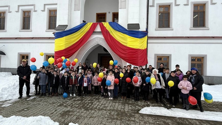 Hora Unirii și Istoria Prin Ochii Copiilor
