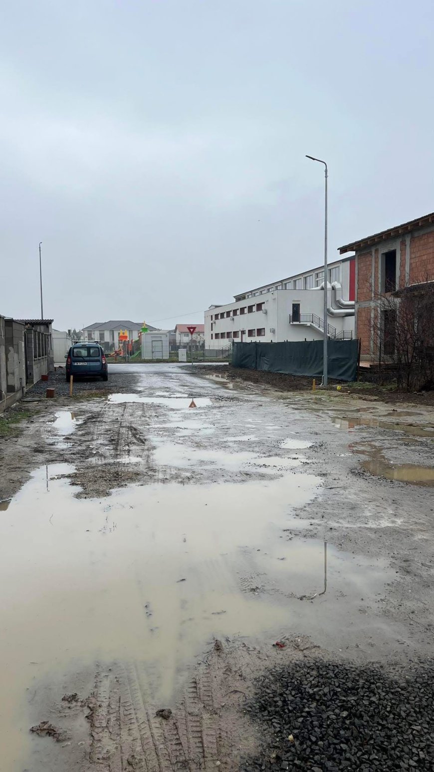 DUMBRĂVIȚA SE INUNDĂ