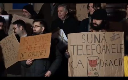 PROTEST ÎN TIMIȘOARA DUPĂ CE CCR A AMÂNAT DECIZIA PRIVIND PENSIILE SPECIALE