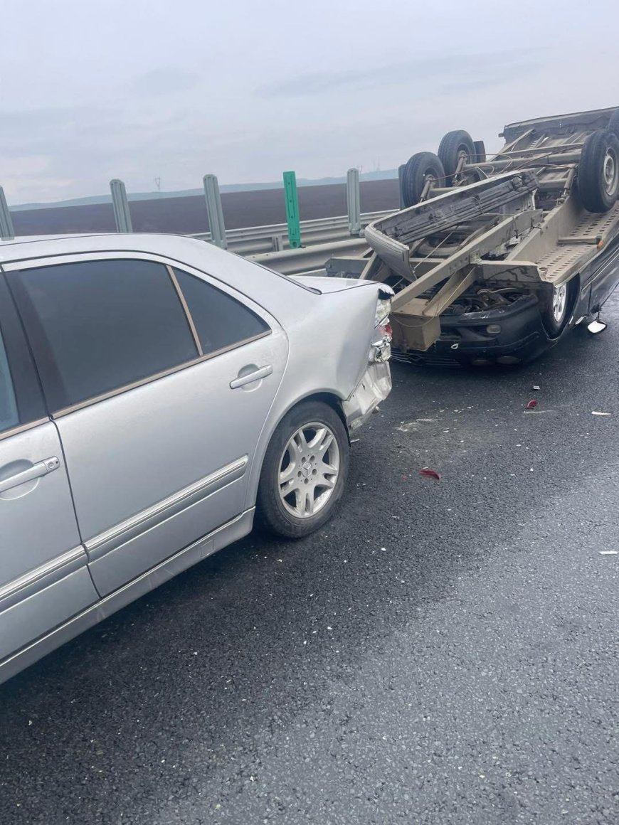 ACCIDENT PE A1, LA TOPOLOVĂȚU MARE: TRAILER RĂSTURNAT, TRAFIC DEVIAT PE BANDA DE URGENȚĂ