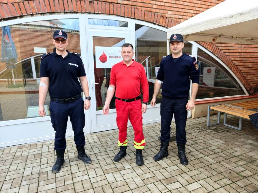 Pompierii donează sânge de Ziua Protecției Civile