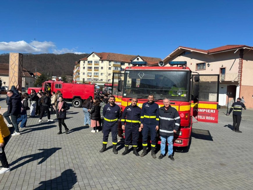 Salvatorii cărășeni mobilizează comunitatea în Săptămâna Protecției Civile