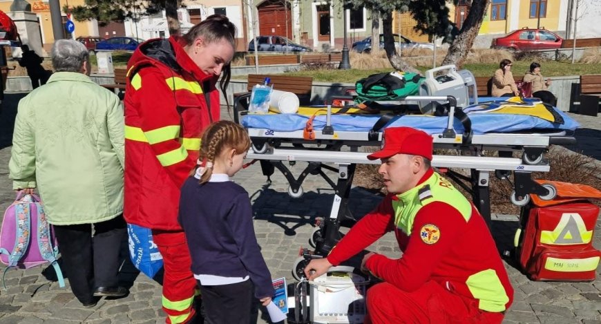 Pompierii hunedoreni continuă Săptămâna Protecției Civile