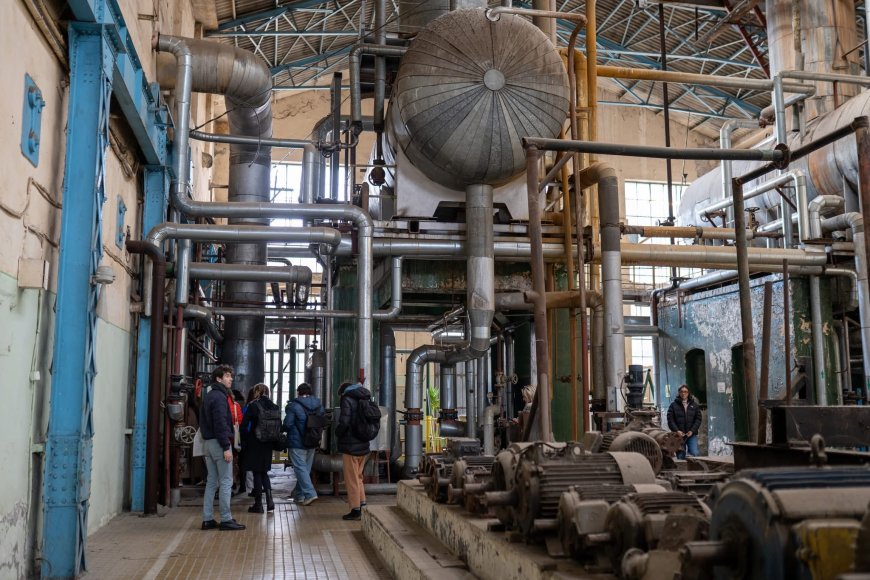 Arhitecți și designeri, în vizită la patrimoniul industrial Colterm