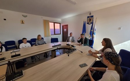 Elevii din Giarmata, implicați într-un program de leadership