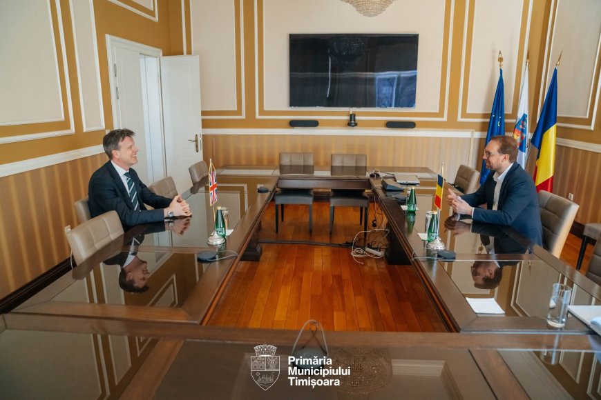 Ambasadorul UK în România, în vizită la Primăria Timișoara