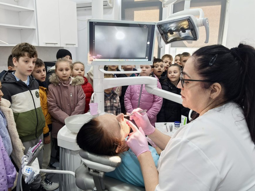 Cabinet stomatologic pediatric inaugurat la Moldova Nouă după peste 30 de ani fără servicii publice