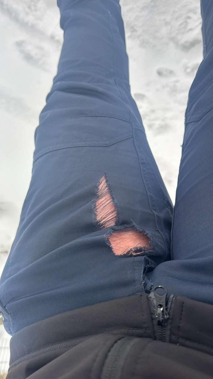 Pantaloni rupți în misiune: scandalul uniformelor din Poliție