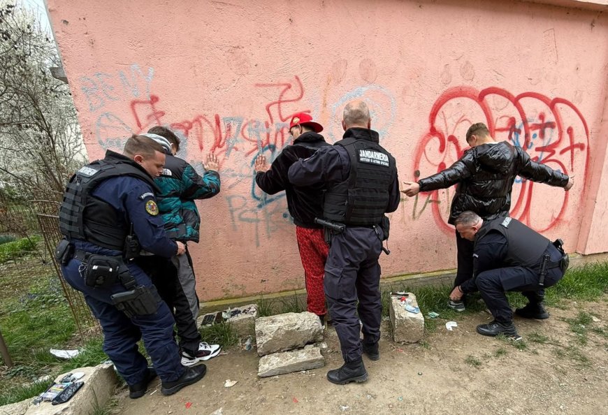 Trei tineri găsiți cu țigări suspecte în Reșița
