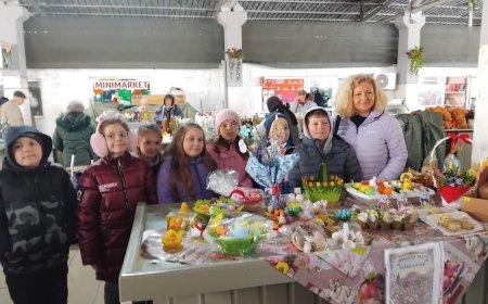 Elevii din Moldova Nouă au animat Târgul de Paște