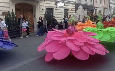 „Flori de Florii” a transformat centrul Timișoarei într-o scenă a primăverii
