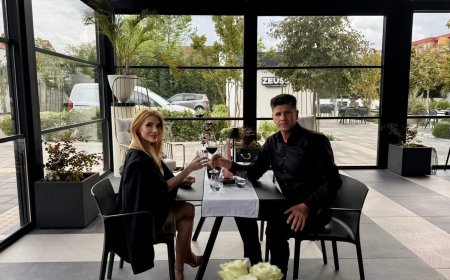 Stelian Ogică i-a jurat iubire blondinei Paula Cojocari
