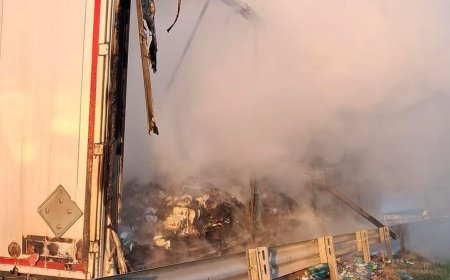 Incendiu la remorca unui autotren pe autostrada A1, în zona Balinț. Trafic restricționat spre Arad