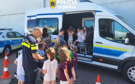 Copiii au învățat regulile de circulație de la polițiștii arădeni