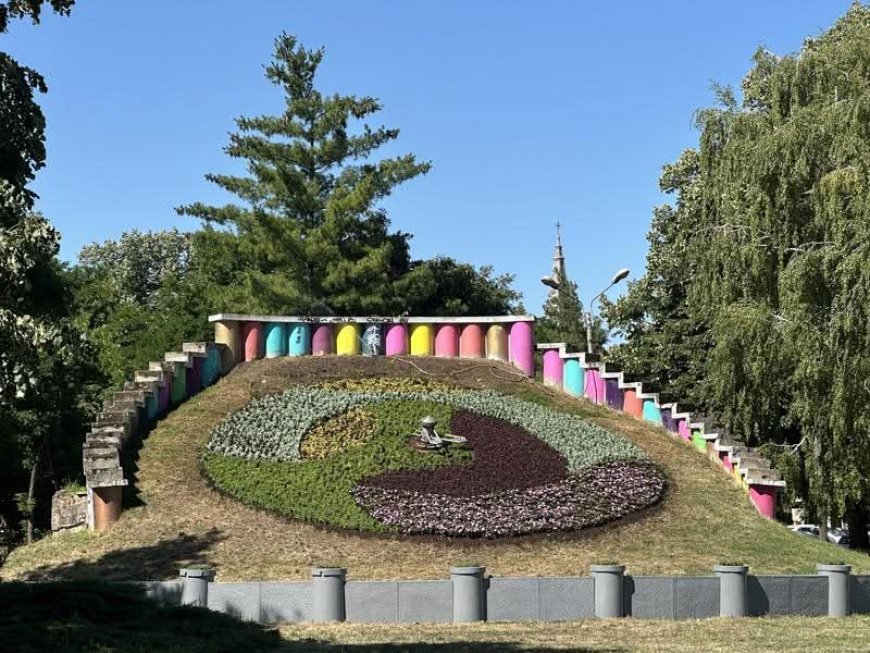 O nouă față pentru Ceasul Floral