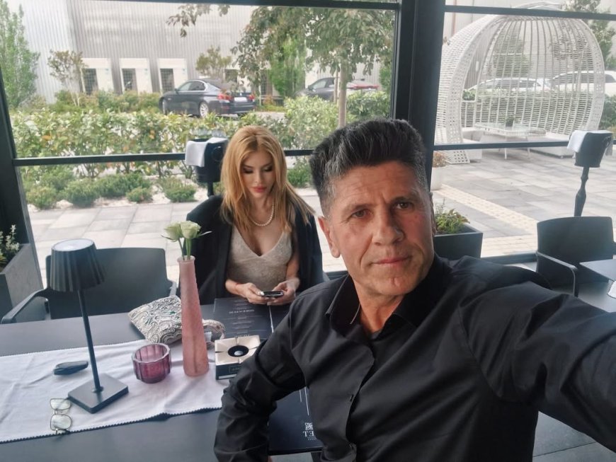 Stelian Ogică i-a jurat iubire blondinei Paula Cojocari