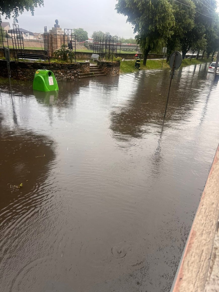 Până și ploaia a învis administrația Dobra! Zone din Lugoj, sub ape!