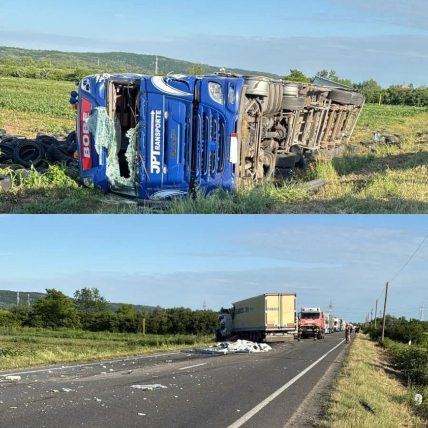 Impact violent între două autotrenuri