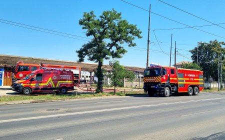 Vehicul feroviar în flăcări