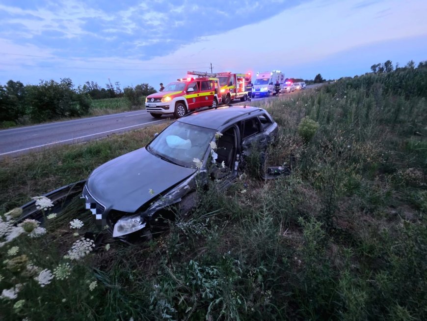 Impact violent la Găvojdia! Unul dintre șoferi, în spital