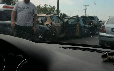 Accident pe Calea Șagului. Mai multe mașini avariate și trafic dat peste cap