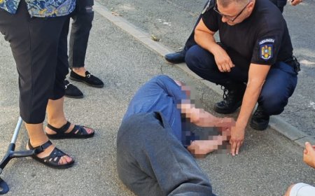 Persoană căzută pe trotuar, salvată de jandarmii cărășeni