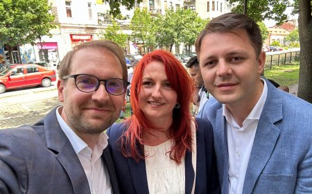 Ruben Lațcău luptă alături de Dominic Fritz