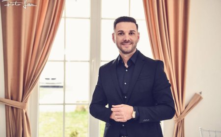 Cosmin Chira începe o nouă provocare: podcastul în care caută omul din spatele numelui
