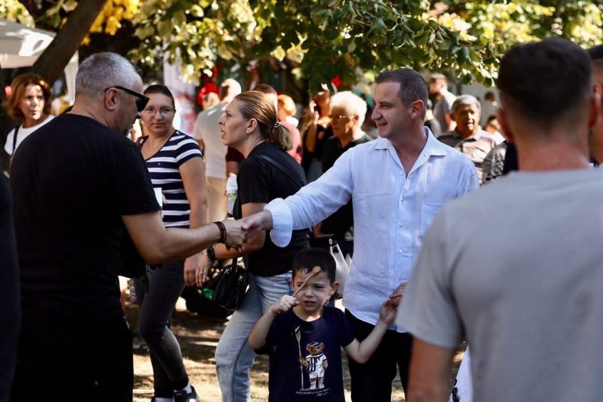 A lăsat pentru câteva ore agitația din fruntea CJ Timiș. Alfred Simonis, la picnic în Otelec, alături de soție și cei trei copii